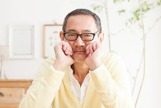 メガネと補聴器、同時に使っても大丈夫?正しい装着方法と選び方のポイント