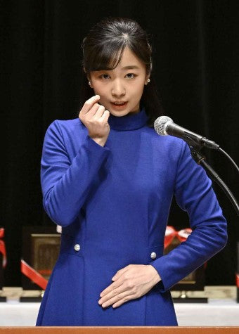 佳子さま、聴覚障害児保護者の会にご臨席 能登半島地震の被災者に手話でお見舞いも