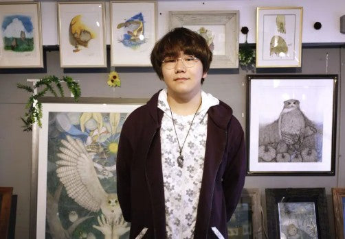19歳画家「描くことは『生命維持活動』」 聴覚過敏に不登校、自傷行為も