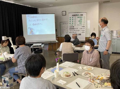 難聴者らと交流楽しむ 塩尻の要約筆記ボラ「ペンペン草」筆談カフェ