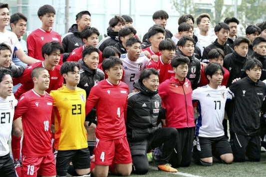 東福岡の副主将がデフサッカー代表候補に手話で感謝伝えると…「おー」と感嘆「両手ひらひら」拍手で一体感