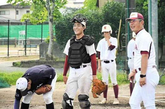 難聴の捕手、野球を楽しむ 玉名高2年の鶴山さん 5日開幕の全国高校野球選手権熊本大会に臨む