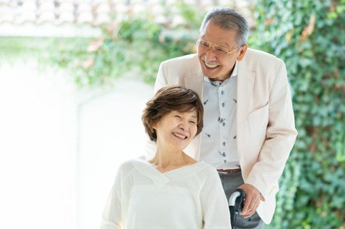 認知症を予防する補聴器のすべて あと何年生きるか…もったいないから補聴器にお金をかけたくない