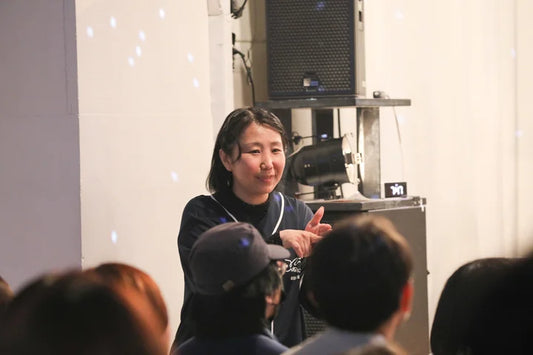 新しい地図のファンミでも活躍する「コンサート手話通訳」。合理的配慮めぐり、エンタメ業界にも変化