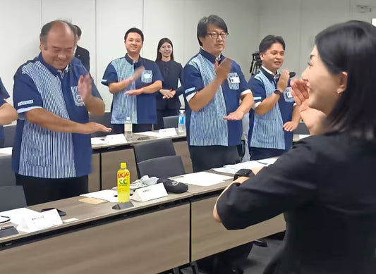 ローソンが手話講座 11月の東京デフリンピック控え「さまざまな人の来店へ環境作り」