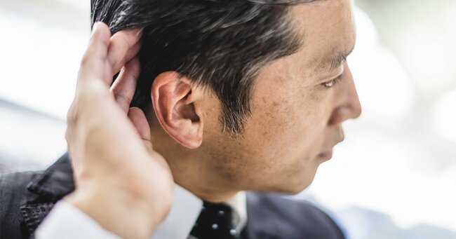 40代、体温計の「ピピピ音」が聴こえづらくなったら気をつけて!意外に気づきにくい難聴のサインとは?
