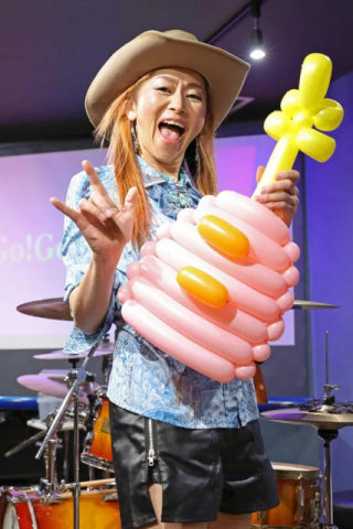 音楽の境界線なくしたい 聴覚障害者も楽しめるライブに取り組む 札幌出身ギタリスト TOMOKOさん<ひと語りもの語り>