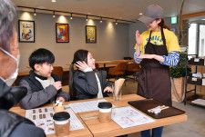 手話で注文できるサイニングカフェ「おひさま食堂」オープン 山形