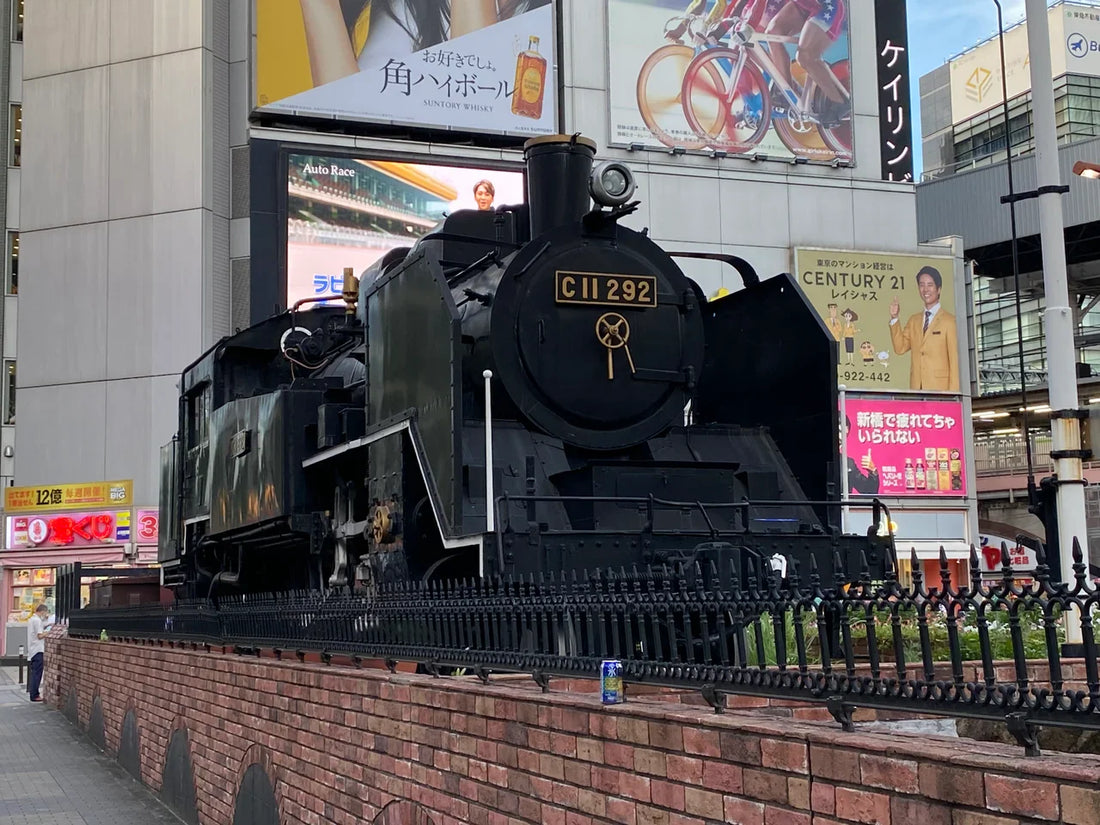 新橋駅前の機関車