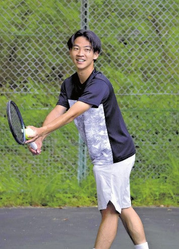 両耳ほぼ聞こえない京産大テニス部監督がデフリンピック日本代表に…前回選出もコロナ禍で出場ならず、集大成の「金」狙う