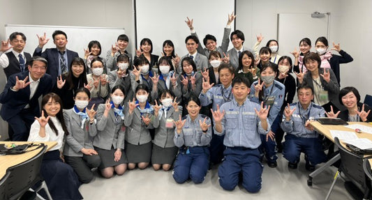 きこえない・きこえにくい人への理解を！ ～ANA福岡空港「手話カフェ」の取り組み～