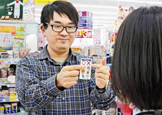 聴覚・発声障害ある人、「○」「×」とイラストで買い物が楽に…耳聞こえない漫画家がカード考案