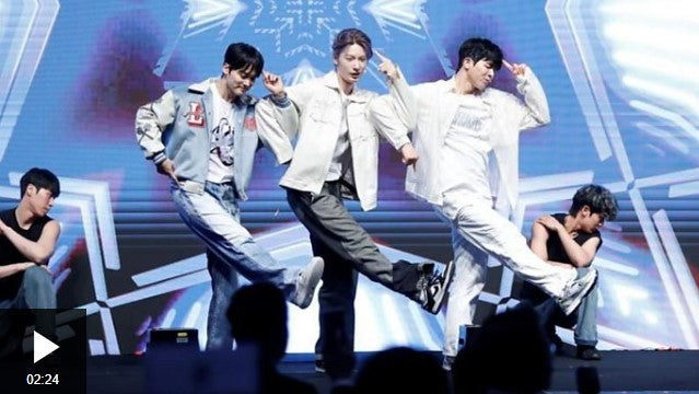 補聴器着けライブパフォーマンス　韓国初の難聴者の K-POPグループ