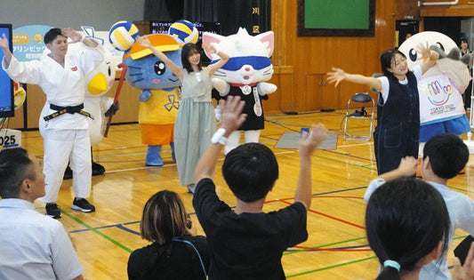 長濱ねるさんが伝えたデフリンピックの魅力　小学生に特別授業　大会は来年11月に都内で開催