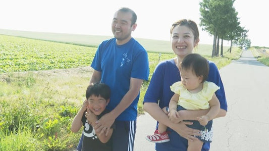 聴覚障害の夫婦と耳の聞こえる子どもたちの家族に密着、三宅健がナレーション