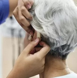 年を取って聞き返すことが増えた…認知症予防のために「補聴器」を