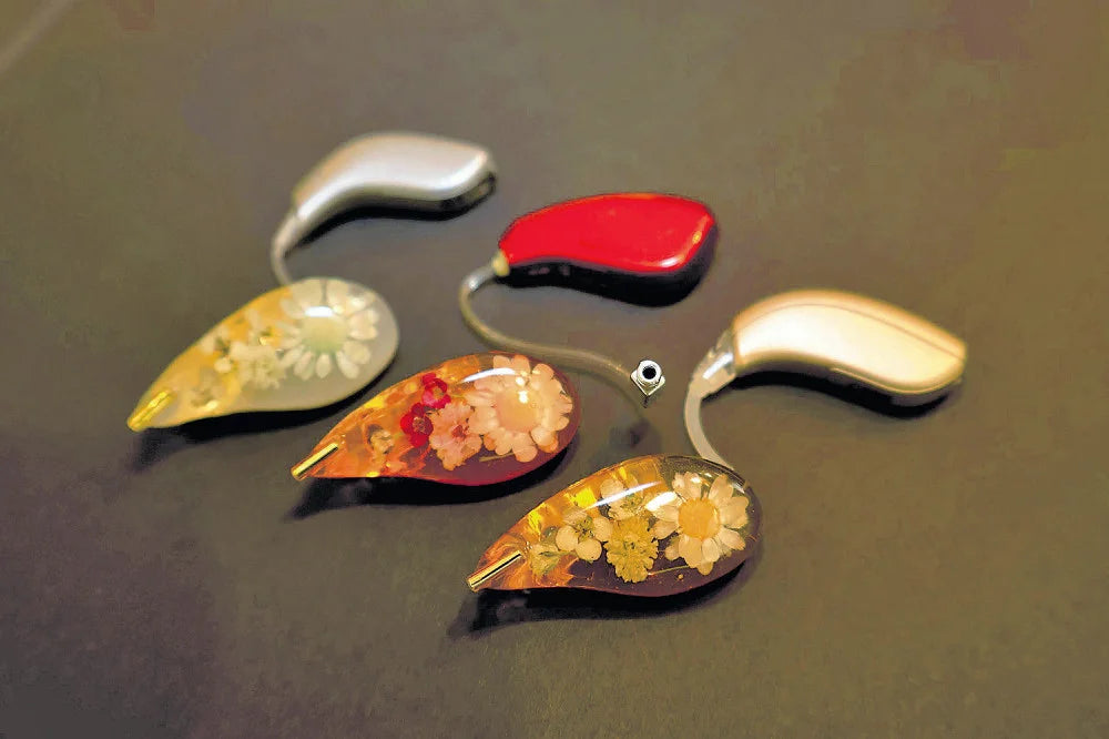 補聴器ブローチでＰＲ　山形の店あすから配布　マイナスイメージ払拭を