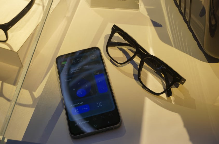 かけただけで耳がめちゃくちゃ良くなるメガネ #CES2025