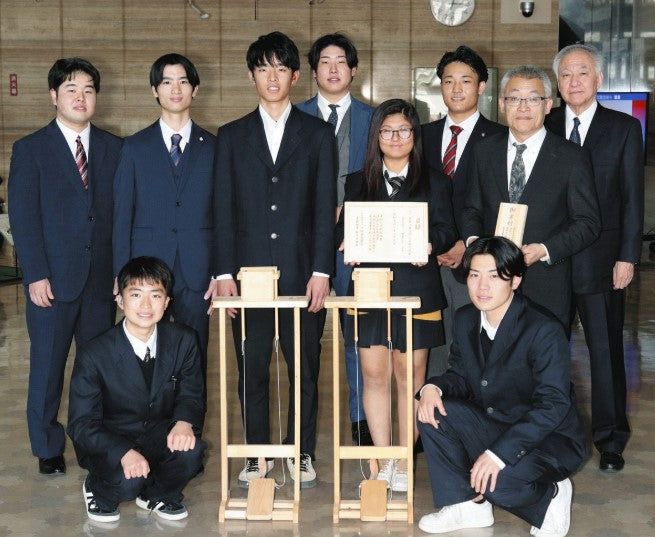 愛知大学野球連盟の廃棄バット、ろう学校の学生が作品化　売上金を中部善意銀行に寄付　能登半島地震の義援金に