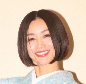 酒井法子　代表作「星の金貨」シリーズ誕生の意外なきっかけ明かす「手話をやっててくれてたから」