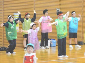 デフリンピック出場の先輩にエール　聴覚支援学校で運動会