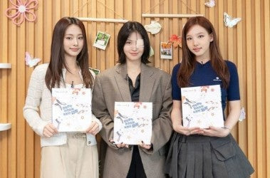 TWICE ナヨン＆モモ＆ツウィ、海外の子供たちのため絵本作りに挑戦！温かいメッセージに注目（動画あり）