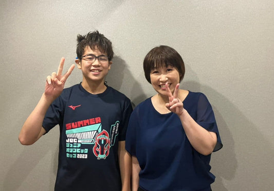 小学6年生の玉造珠宇さんと母親