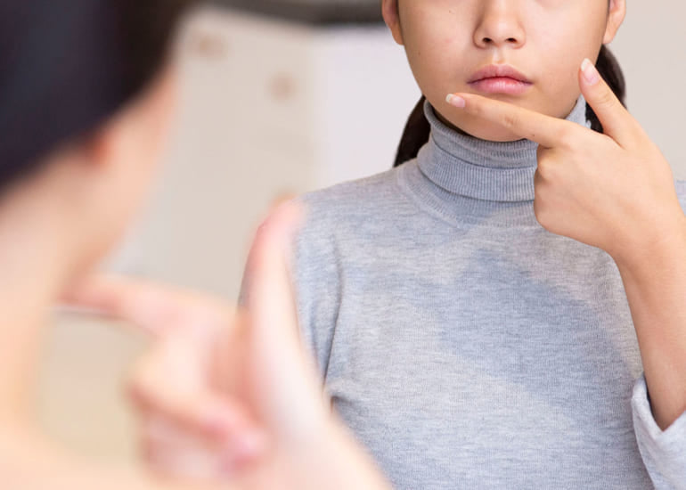 「当事者ではない人にはなかなか想像が難しい」耳が聴こえない親の元に生まれた子どもの“ほんとう”の気持ちが綴られた一冊