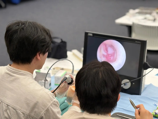 鼓膜再生療法ハンズオンセミナーの様子