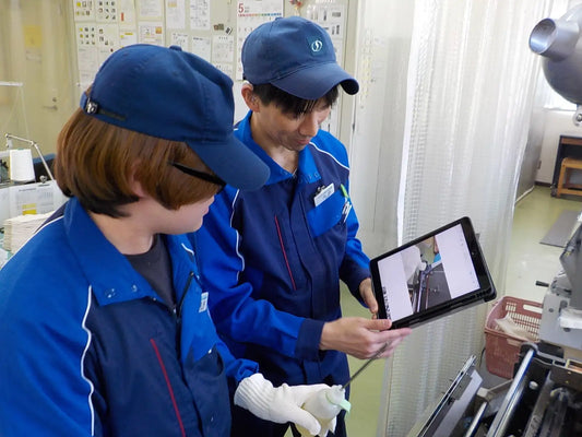 教わる社員はiPadで必要な工程を自分のペースに合わせて確認できます。