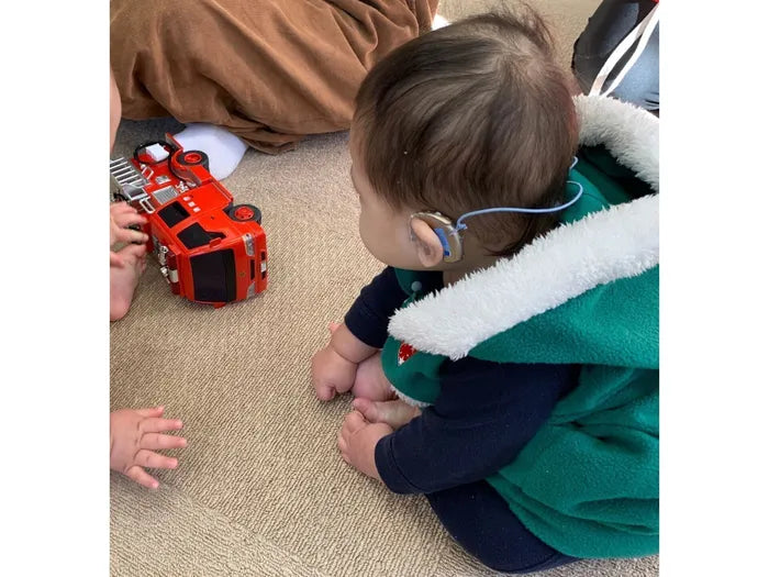 生後3カ月で重度の難聴とわかった息子。「本当はきこえてるんじゃないか」とわざと物音を立てたことも。きこえるために手術をすることへの母の葛藤【体験談】