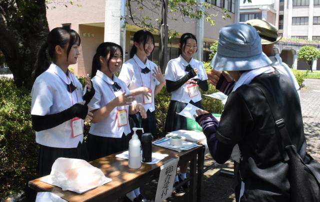 障スポ向け手話普及を　「フェス」公立大で初開催