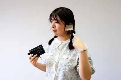 耳たぶの裏側に振動部装着、骨伝導イヤホンを考案　長野大３年生、特許庁の実用新案登録