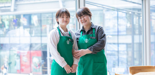 ともに聴覚障がいのある八寿子さん、優瞳（ゆうみ）さん親子