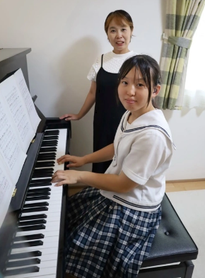 音楽楽しむ難聴の高校生…人工内耳で生活、地道な努力で弾き語りも習得「自分のこと伝えたい」　佐世保