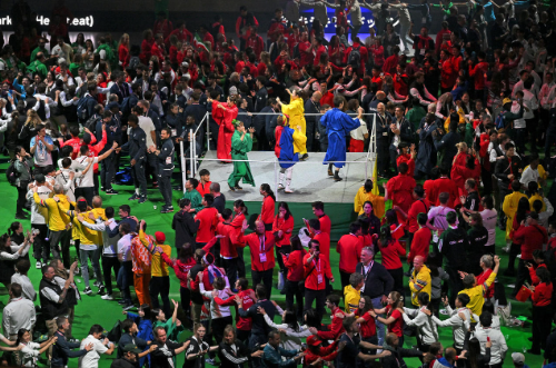 【東京デフリンピック】新しい盆踊り「ボンミライ！」で日本初開催12日間を締めくくる