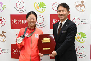 増田選手、栃木県足利市がスポーツ特別賞　デフサッカー女子初の銀