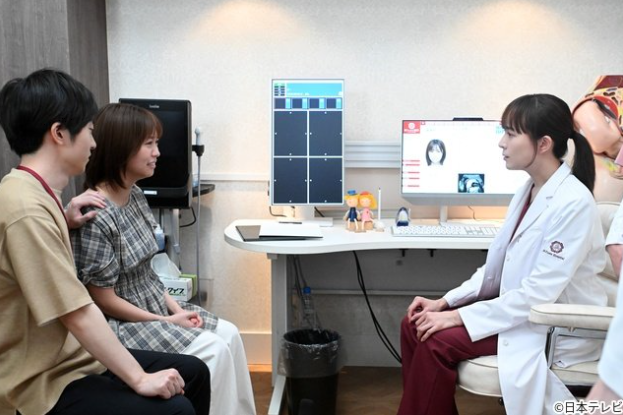 片耳に先天性の難聴を抱えながらも、“母子救命救急班”を率いる卓越したスキルを持つ産婦人科医・光井明希