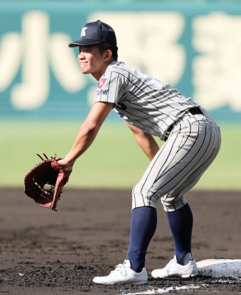 【敦賀気比－横手】敦賀気比の一塁手・川原＝阪神甲子園球場で2026年8月11日、吉田航太撮影