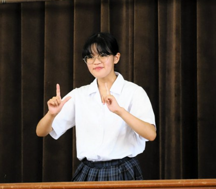 孤独はいつか輝く個性に　松山ろう学校の村上さん、手話の全国大会へ