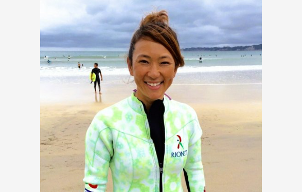 聴覚障害がある元プロボディーボーダー、堀由美恵さん=浜田サーフィン協会提供
