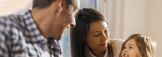 家族が子供の補聴器の騒音低減について理解を深めるとき