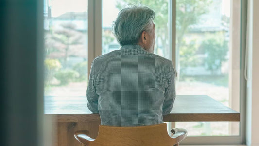 年末年始の帰省で48歳長男が絶句。実家に響く「テレビの大音量」、何度呼んでも無反応の76歳父…切実な「老い」の光景