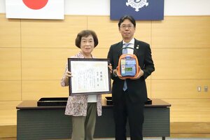 「救急隊員の筆談対応に感動」　難聴の女性、お礼にAED練習機材を消防に寄贈