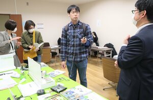 映像に合わせて字幕が見える眼鏡　難聴になっても安心して暮らす最新支援ツールとは