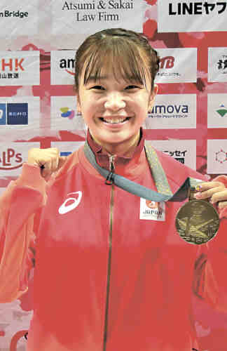 四国新聞スポーツ賞　デフバドミントン・片山結愛　新体操・三好初音