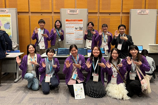 2024年12月7日、8日 「第20回日本聴覚障害学生高等教育支援シンポジウム」の「聴覚障害学生支援に関する実践事例コンテスト2024」において、てくてくが大賞を受賞しました！