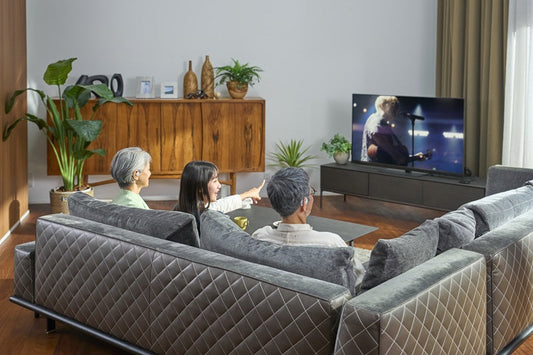 親の聞こえの衰えに「テレビの大音量」で気づく人が半数近い「自覚はあるが放置」4割以上の実態【調査レポート】