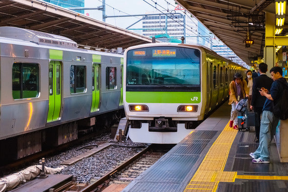 JR東日本、駅アナウンスをスマホで“見える化”　聴覚障害者・訪日客に多言語対応